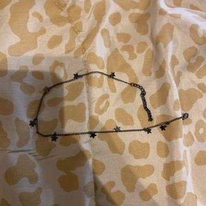 Black star chocker